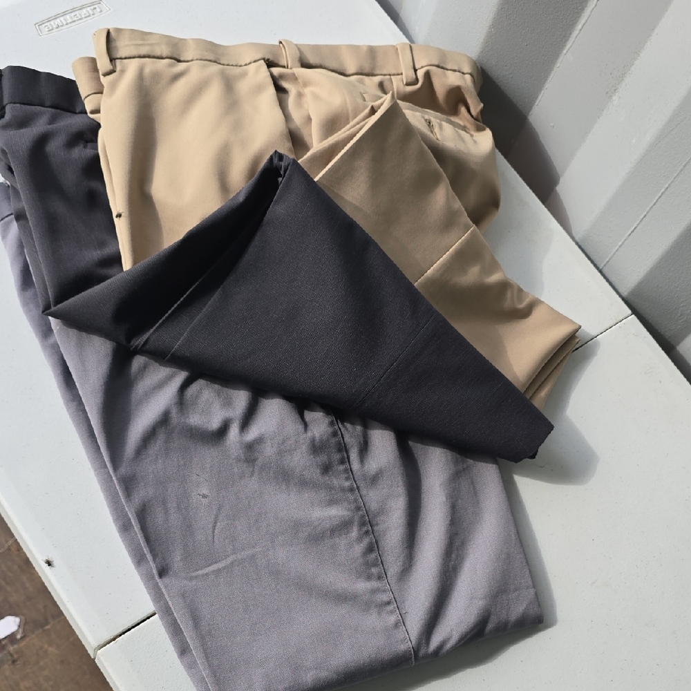 Lot of 3 Men’s Chinos in Beige and Gray,light Grey